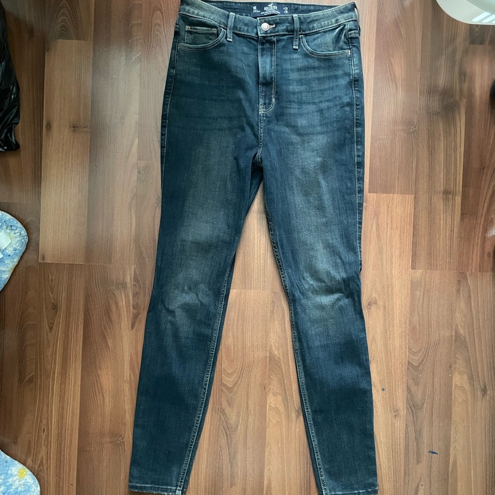 Hollister Women's Dark Blue Skinny Jeans